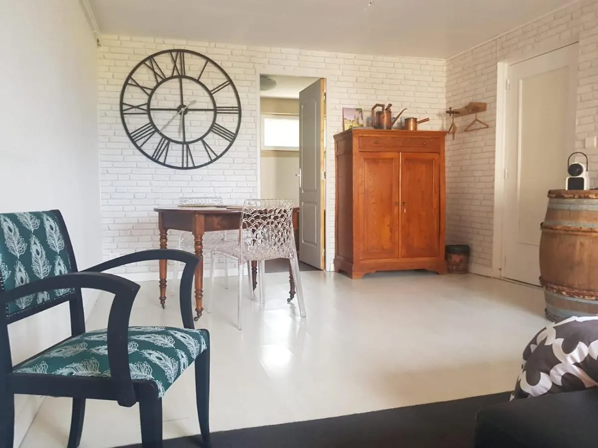 Chambre Au Tonneau Fleurie Guest house