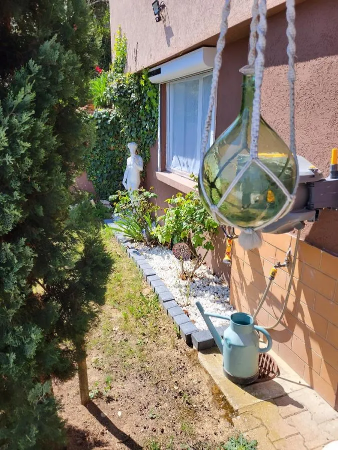 Guest house Chambre Au Tonneau Fleurie
